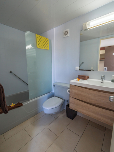 Bathroom 4, Hotel Royal Tahitien