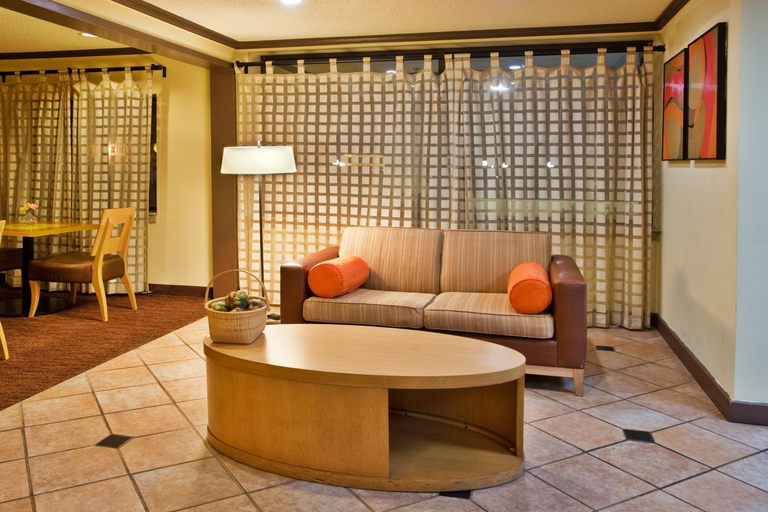 Public Area 3, Travelodge by Wyndham Columbus State University, Muscogee