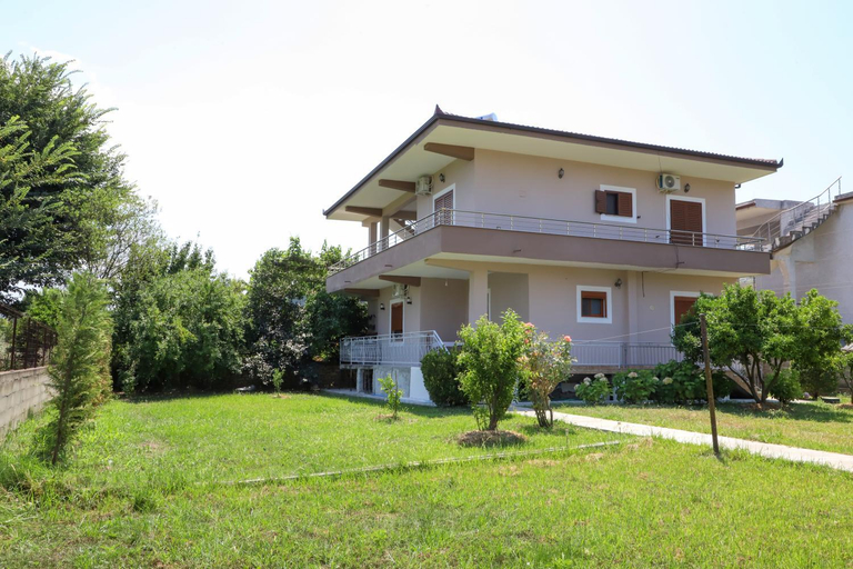 Exterior & Views 1, Villa Fjorentin Berat, Beratit