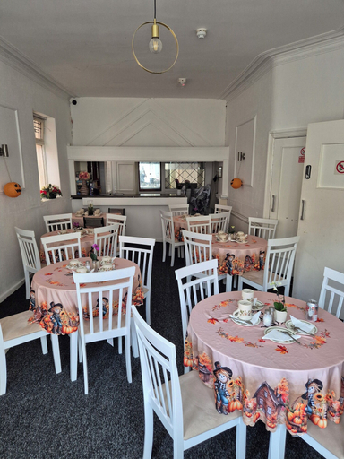 Food & Drinks 5, Glendor Hotel, Blackpool