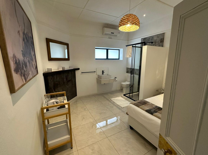 Others 3, Off Centre Guest House, City of Cape Town