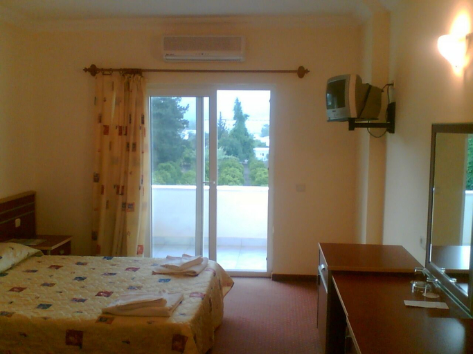 Bedroom 2, Grand Hotel Derin - All Inclusive, Kemer
