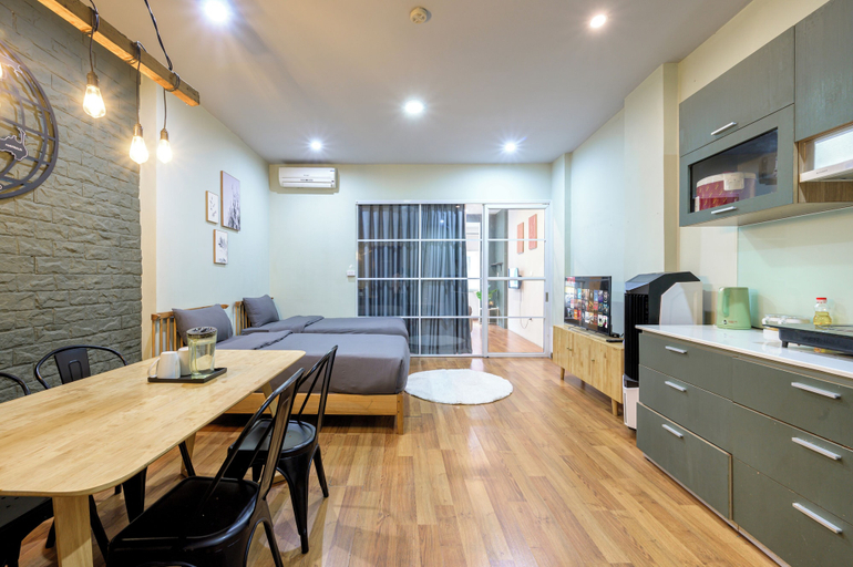 Dining Room 1