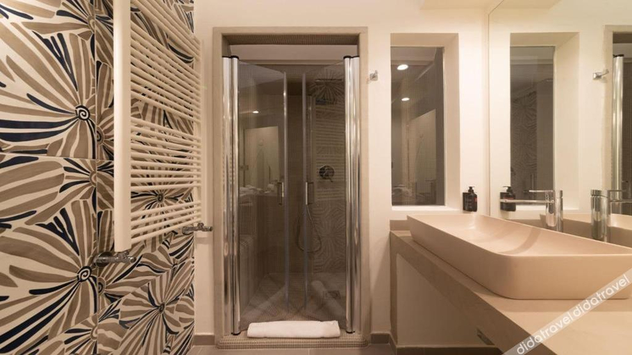 Bathroom 5, Insula Boutique Hotel, Napoli