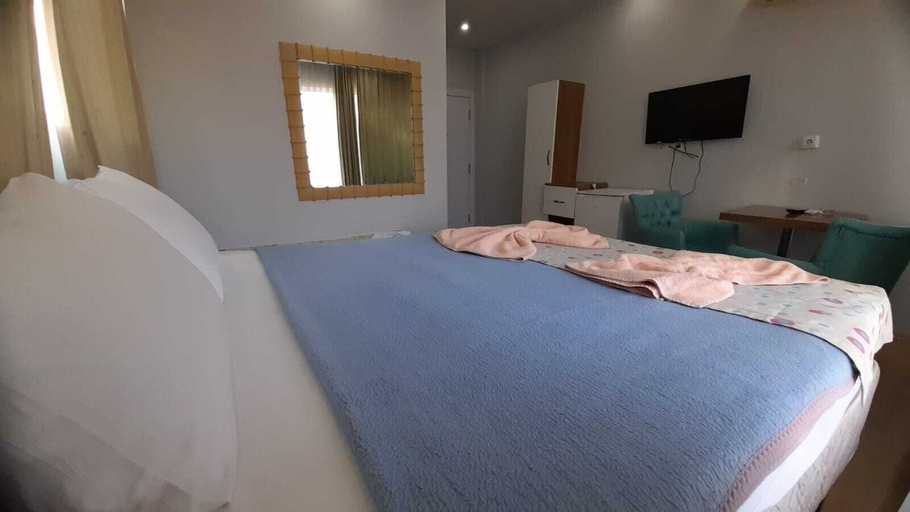 Bedroom 4, Gvar Apart Hotel, Antalya