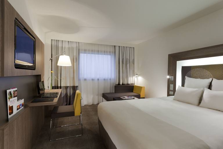 Bedroom 4, Novotel Évry Courcouronnes, Essonne
