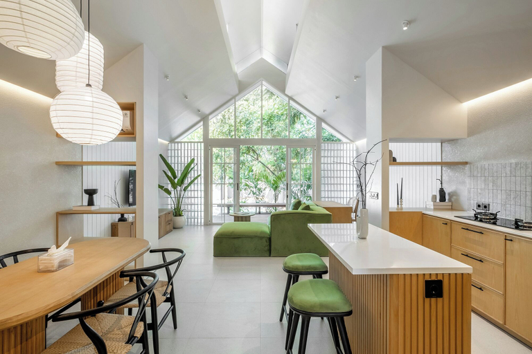 Dining Room 19