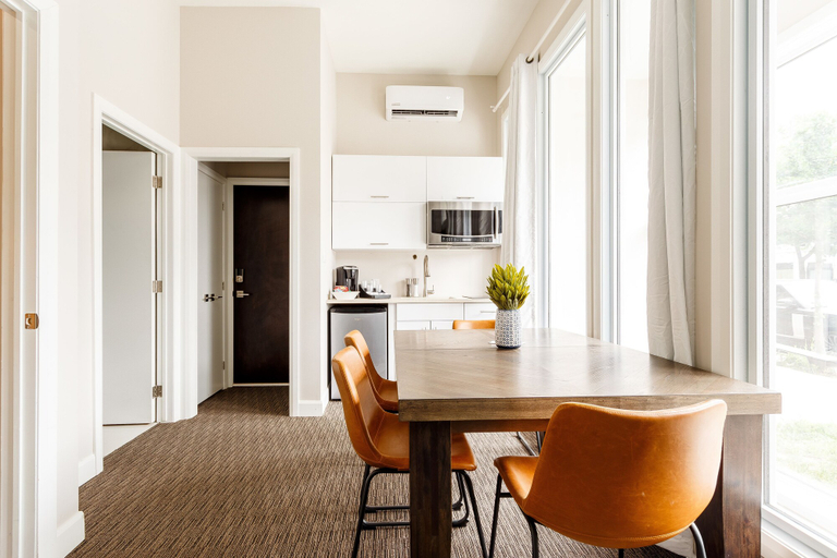Dining Room 19