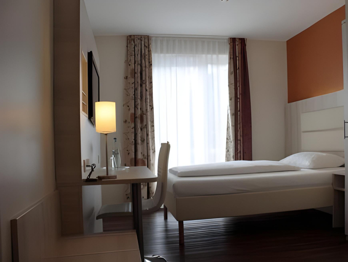 Bedroom 8