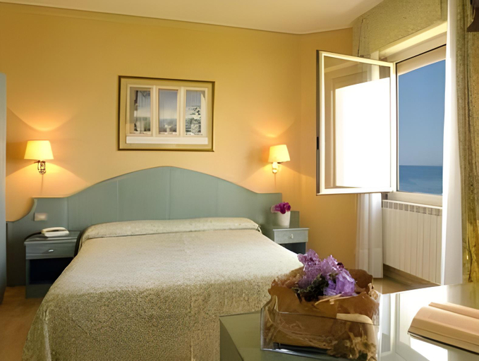 Bedroom 18