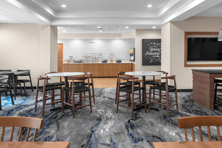Food & Drinks 5, Fairfield by Marriott Inn & Suites Columbus Hilliard, Franklin