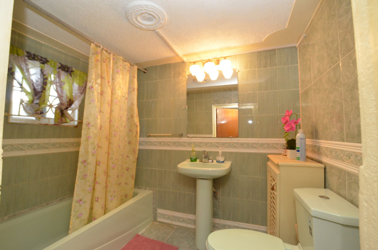Bathroom, Cozy Locale Inn