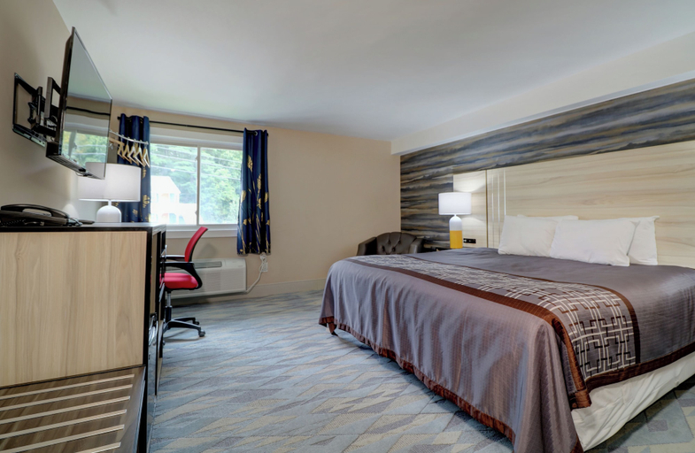 Bedroom 3, Yankee Clipper Inn, SureStay Collection by Best Western, Carroll