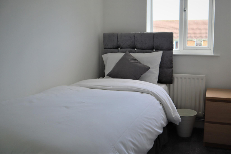 Bedroom 2, Heron House, Northamptonshire