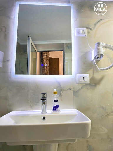 2, Vila HK, Krujës