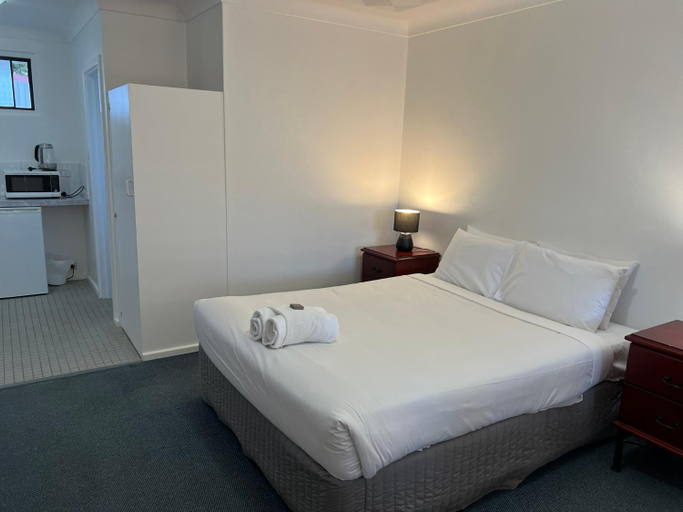 Bedroom 4, Karri Forest Motel, Manjimup