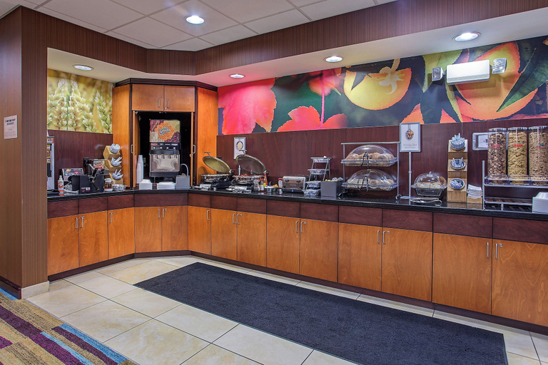Food & Drinks 5, Fairfield Inn & Suites by Marriott Sevierville Kodak, Sevier
