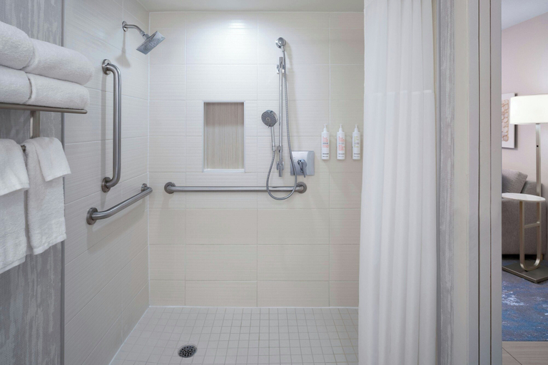 Bathroom 5, Clearwater Beach Marriott Resort on Sand Key, Pinellas