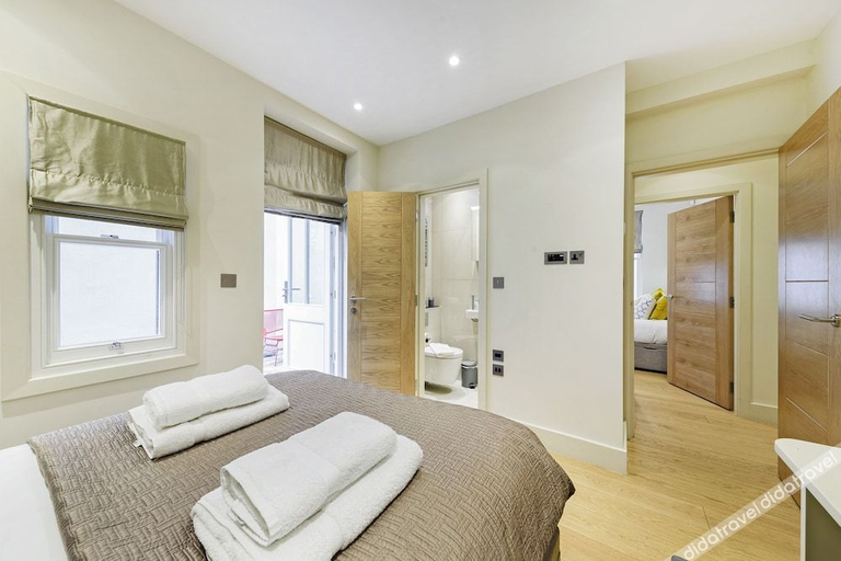 Bedroom 4, Fitzrovia by CAPITAL, London