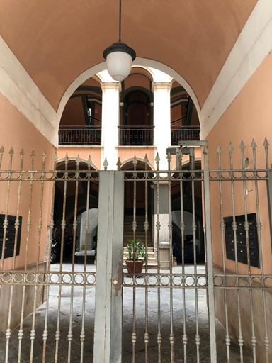 4, Bross apartament, Salerno