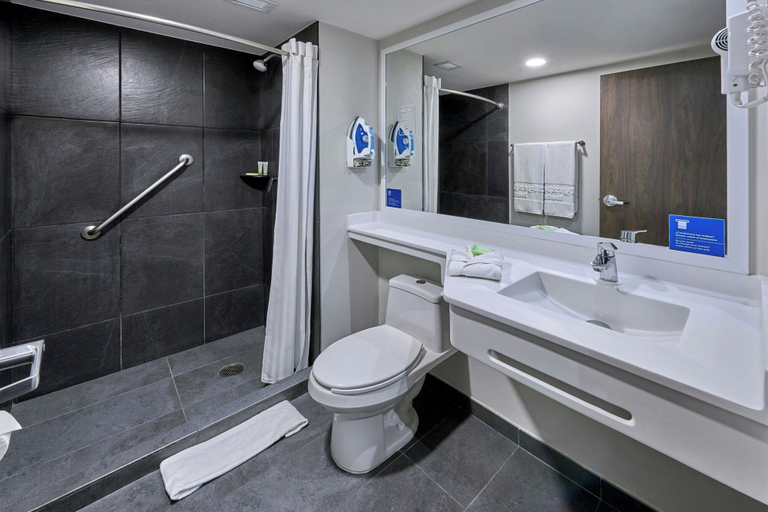 Bathroom 4, City Express by Marriott Ciudad de México La Villa, Mexico City
