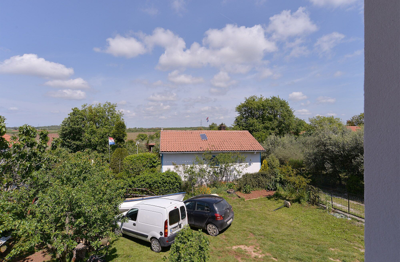Others 5, Apartment 1860, Medulin