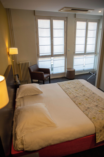Bedroom 4, Grand Hotel D'Orleans, Haute-Garonne