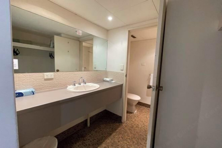 Bathroom 16