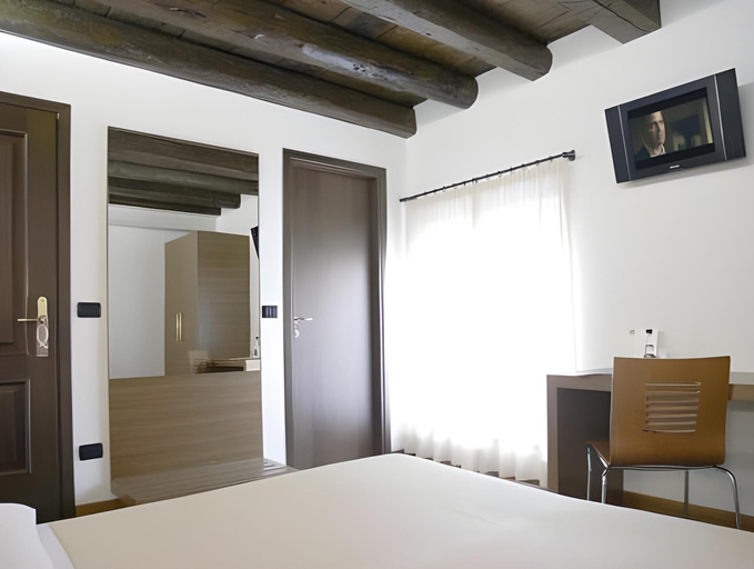 Bedroom 11