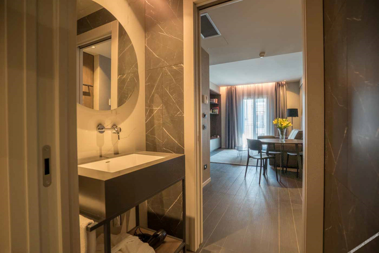 Bathroom 3, Be Mate Via Tivoli, Milano