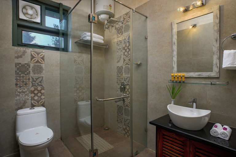 Bathroom 4, Larisa Resort, Mussoorie, Dehradun