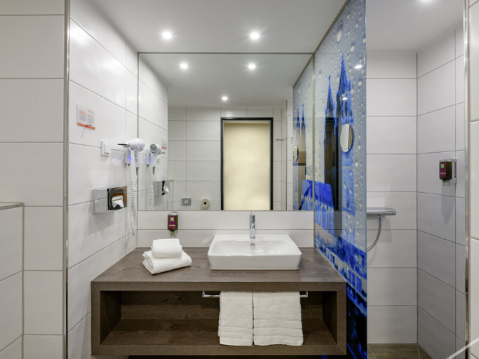 Bathroom, Ibis Styles Magdeburg, Magdeburg