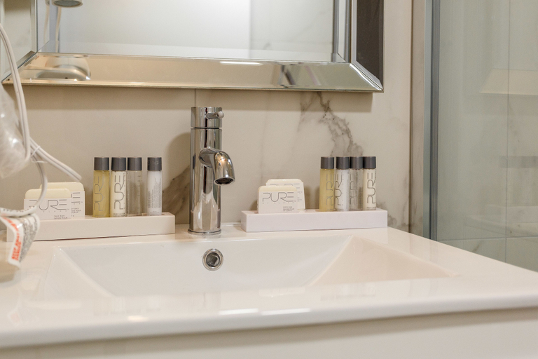 Bathroom 15