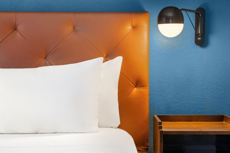 Bedroom 3, Four Points by Sheraton Greensboro Airport, Guilford
