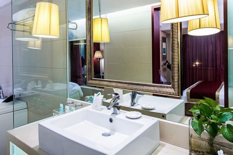Bathroom 4, New Forestry Hotel (Xiamen Railway Station Mingfa Plaza Branch), Xiamen