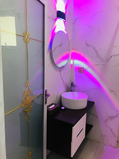 Bathroom 4, Tauese Seaview Hotel, Vaimauga West