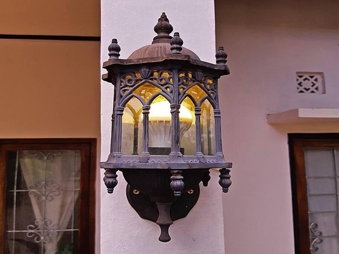 Exterior 4