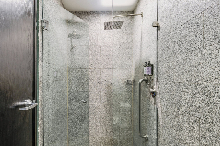 Bathroom 4, Fiesta Inn Merida, Mérida