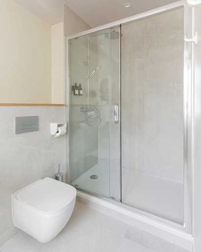 Bathroom 4