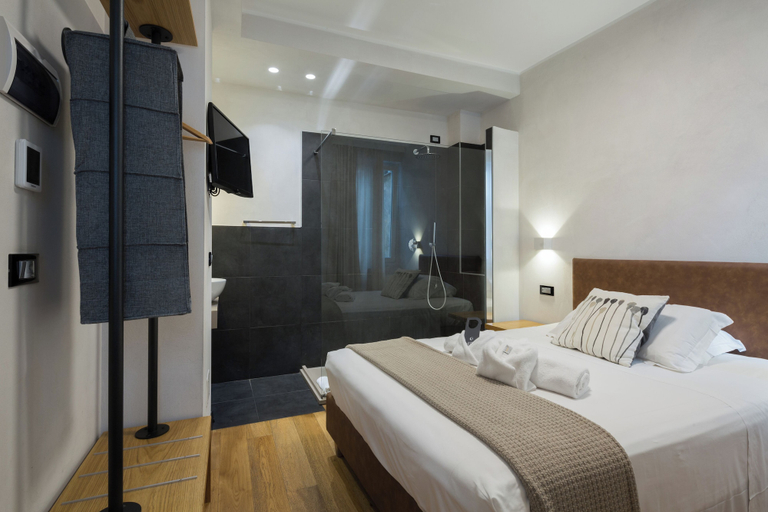 Bedroom 2, Hotel Doria, Genova