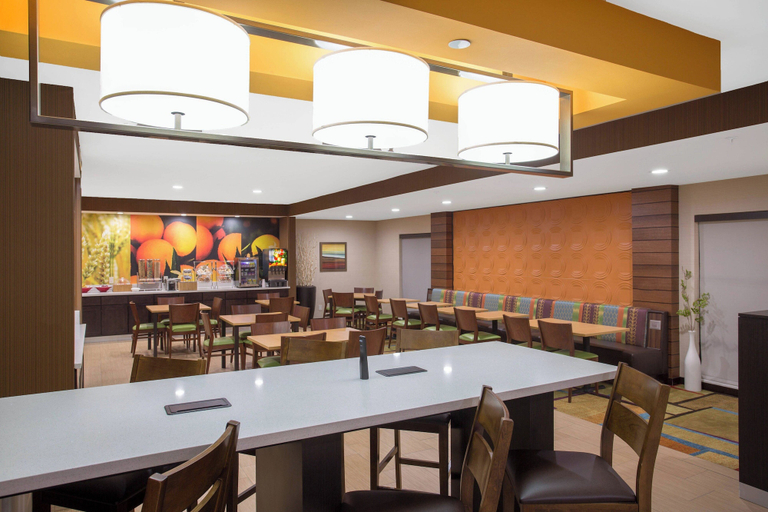 Food & Drinks 4, Fairfield Inn & Suites by Marriott Santa Fe, Santa Fe