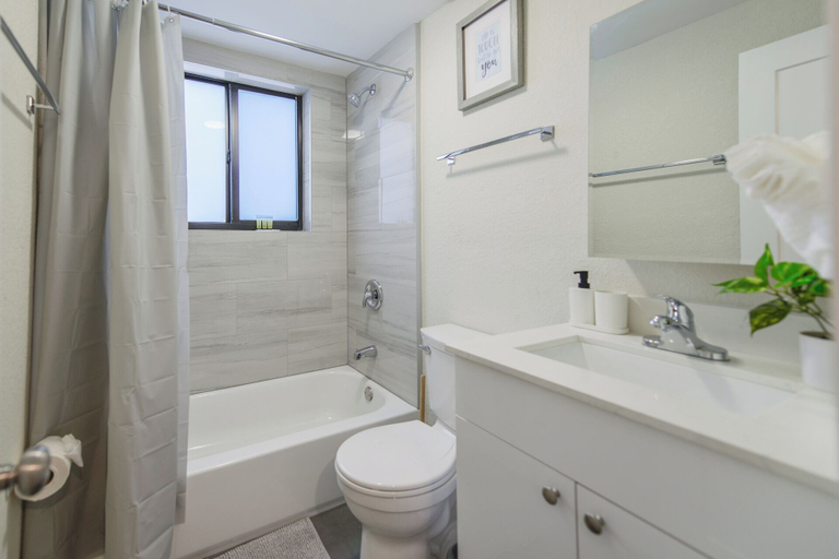Bathroom 4, Little Havana Stay - We Host, Miami-Dade