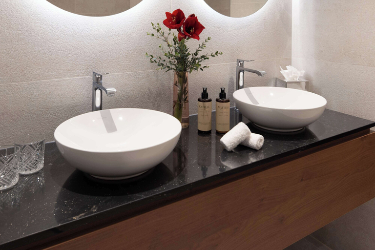 Bathroom 4, NH Collection Gent, Oost-Vlaanderen