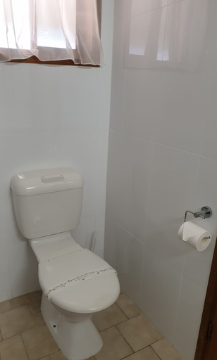 Bathroom 3, Finley Palm Motor Inn, Berrigan