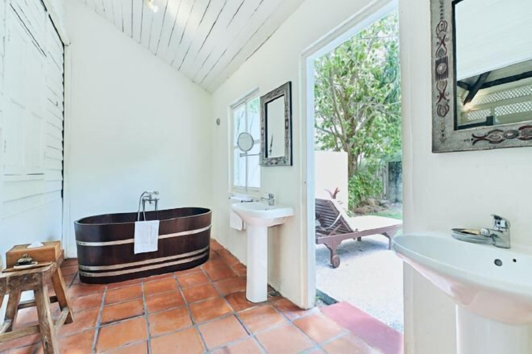 Bathroom 12