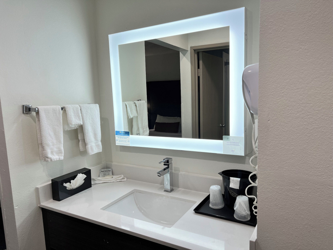 Bathroom 5, Sleep Inn Champaign North - Urbana, Champaign