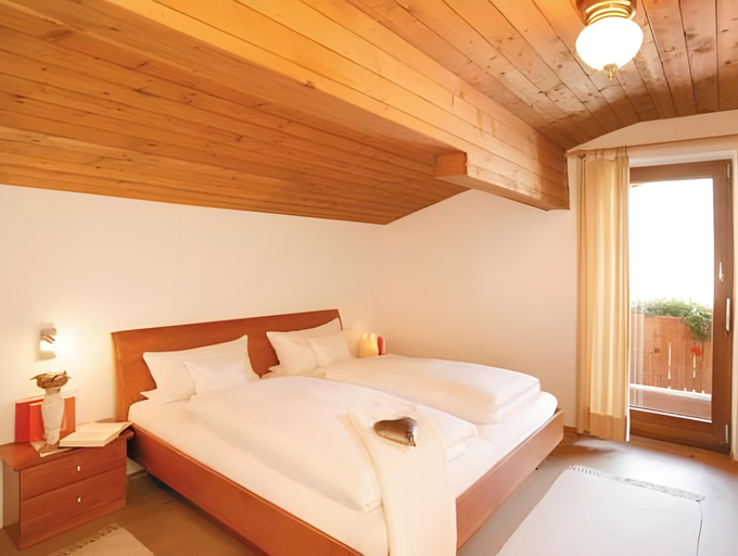 Bedroom 8