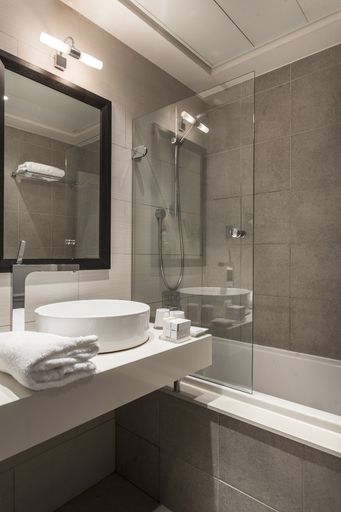 Bathroom 4, Hotel Duo, Paris