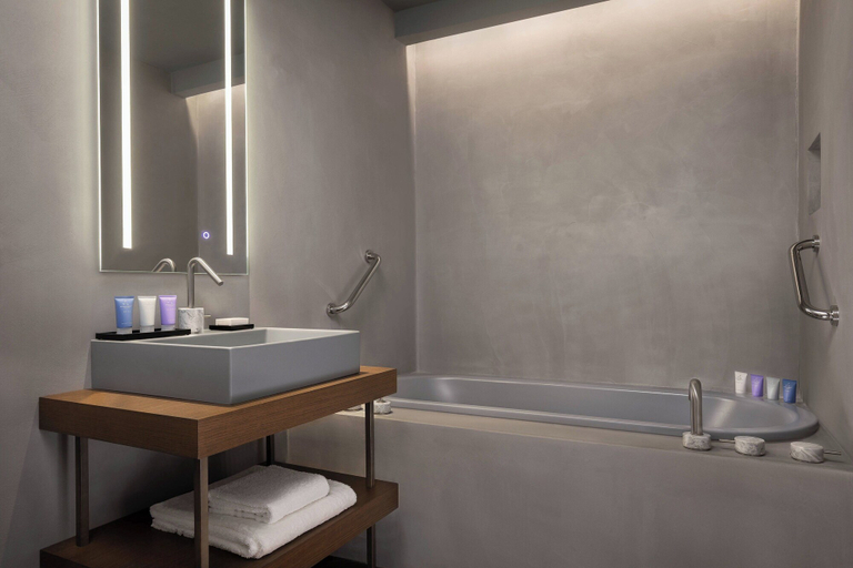 Bathroom 4, Grand Universe Lucca, Autograph Collection, Lucca