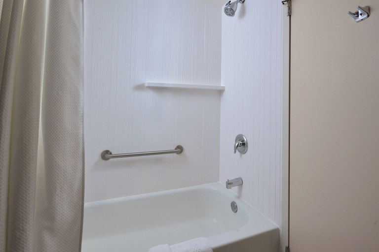 Bathroom 4, Courtyard by Marriott Beckley, Raleigh